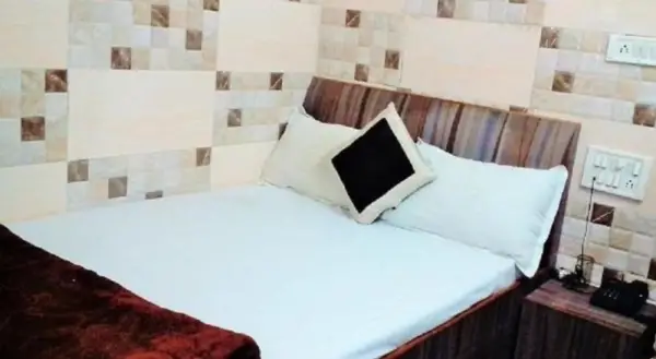 Hotel Ajanta 5